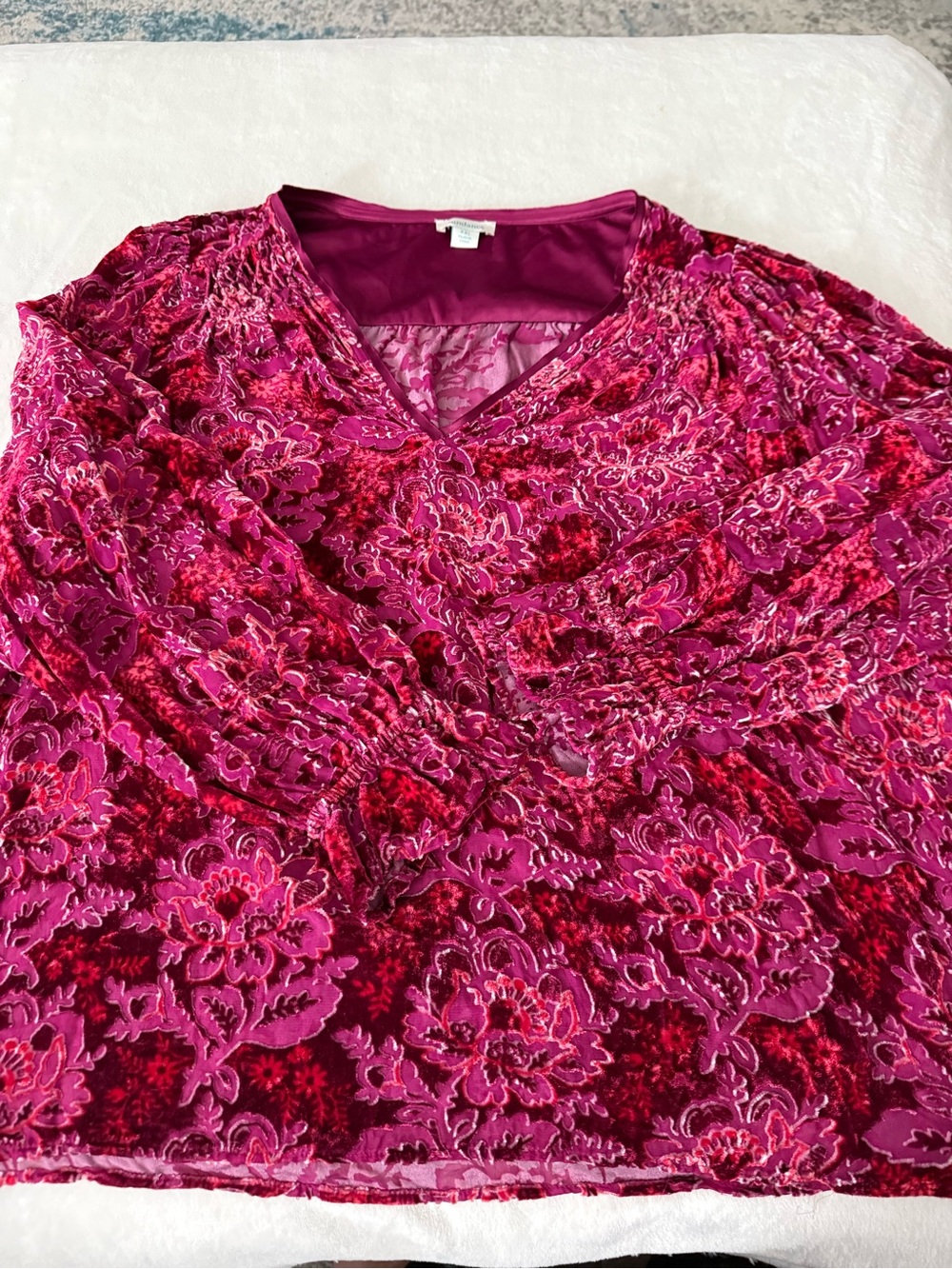 Sundance XXL magenta burgundy floral velvet burnout V-neck blouse D72